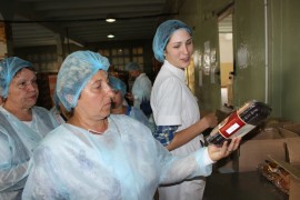 Для детей и активистов ТОС организовали экскурсию на завод по производству печенья (36)